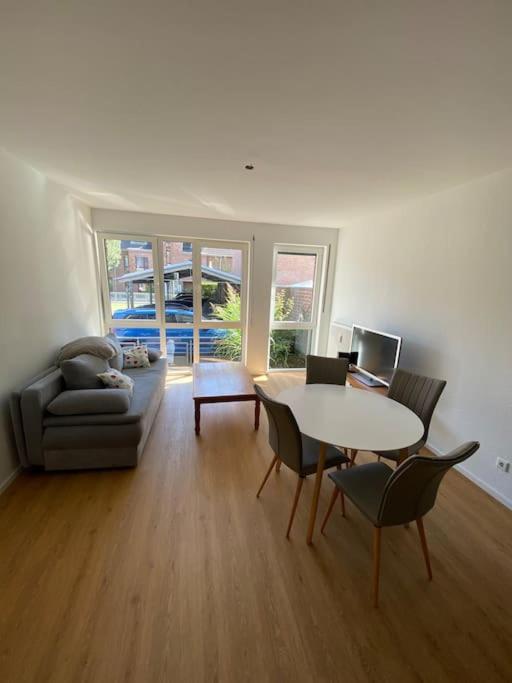Apartment 2-zimmer Im Herzen Von Opladen